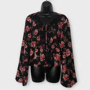Xhilaration Black & Red Floral Print Lace V-Neck Cropped Wide Sleeve Top Sz XXL